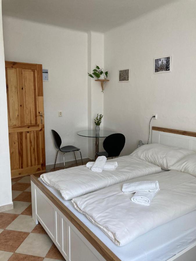 Penzion U Thuje Trebon Exterior foto